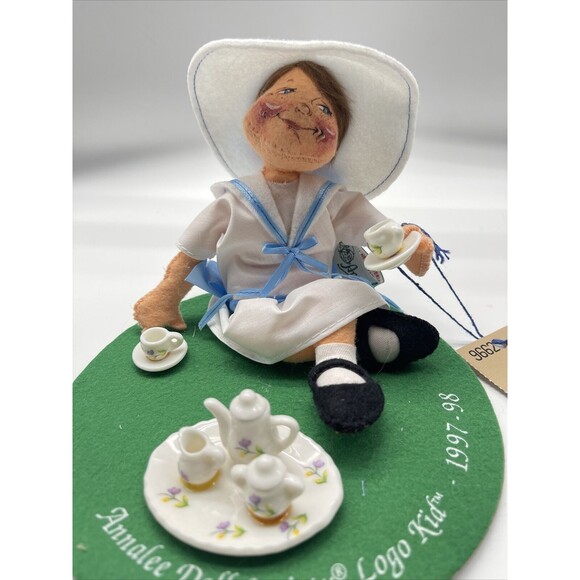 Annalee Doll Society 7” Tea Time Logo Kid 1997-1998 Doll Membership Pin New - Picture 3 of 12